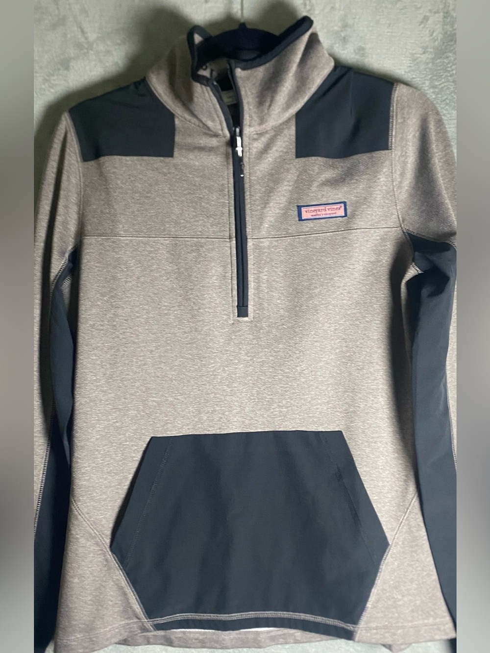 Vineyard‎ Vines Perfomance Gray Half-Zip Pullover with Black Panels size small